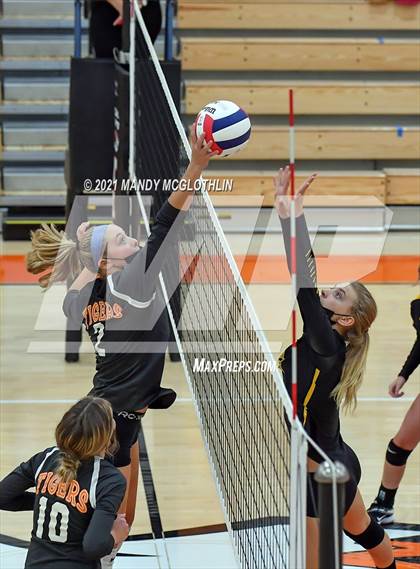 Thumbnail 2 in Illini Central @ Illini Bluffs photogallery.
