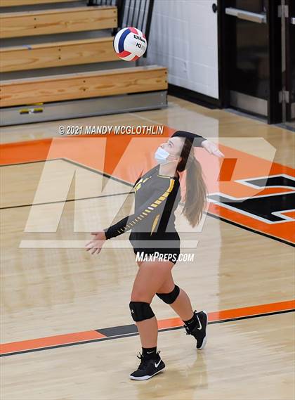 Thumbnail 1 in Illini Central @ Illini Bluffs photogallery.