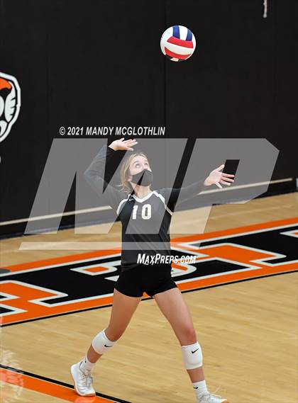 Thumbnail 3 in Illini Central @ Illini Bluffs photogallery.