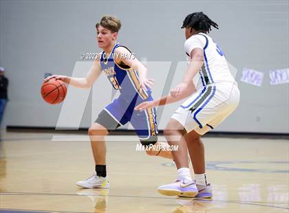 Thumbnail 1 in Hamshire-Fannett vs. Brock (Championship Tournament Ft. Worth) photogallery.