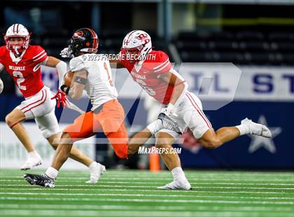 Thumbnail 1 in Gilmer vs. Bellville (UIL 4A D2 Football Final) photogallery.