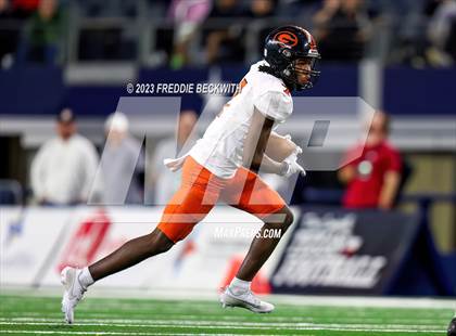Thumbnail 3 in Gilmer vs. Bellville (UIL 4A D2 Football Final) photogallery.