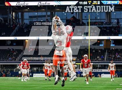 Thumbnail 2 in Gilmer vs. Bellville (UIL 4A D2 Football Final) photogallery.