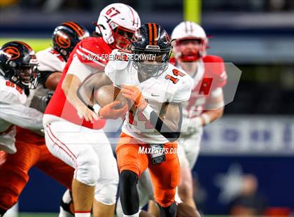 Thumbnail 1 in Gilmer vs. Bellville (UIL 4A D2 Football Final) photogallery.