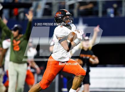 Thumbnail 1 in Gilmer vs. Bellville (UIL 4A D2 Football Final) photogallery.