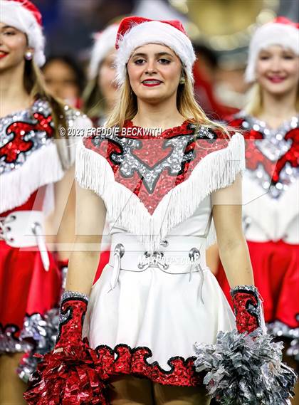 Thumbnail 2 in Gilmer vs. Bellville (UIL 4A D2 Football Final) photogallery.
