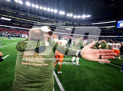 Thumbnail 2 in Gilmer vs. Bellville (UIL 4A D2 Football Final) photogallery.
