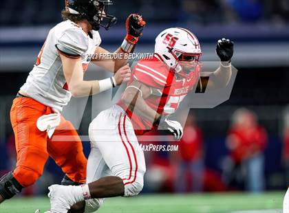 Thumbnail 2 in Gilmer vs. Bellville (UIL 4A D2 Football Final) photogallery.