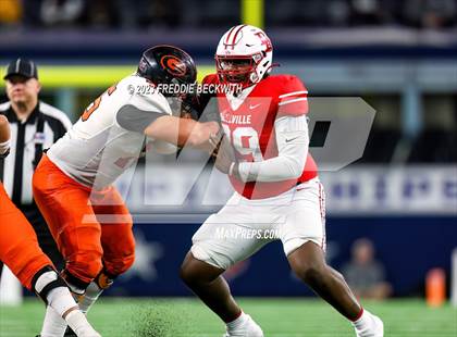 Thumbnail 2 in Gilmer vs. Bellville (UIL 4A D2 Football Final) photogallery.