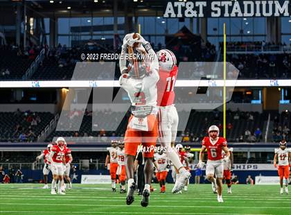 Thumbnail 3 in Gilmer vs. Bellville (UIL 4A D2 Football Final) photogallery.