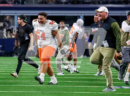 Thumbnail 2 in Gilmer vs. Bellville (UIL 4A D2 Football Final) photogallery.