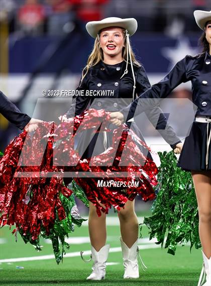 Thumbnail 2 in Gilmer vs. Bellville (UIL 4A D2 Football Final) photogallery.