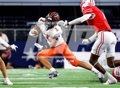 Thumbnail 1 in Gilmer vs. Bellville (UIL 4A D2 Football Final) photogallery.