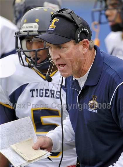 Thumbnail 2 in Inderkum vs. Casa Roble (CIF SJS D3 Final) photogallery.