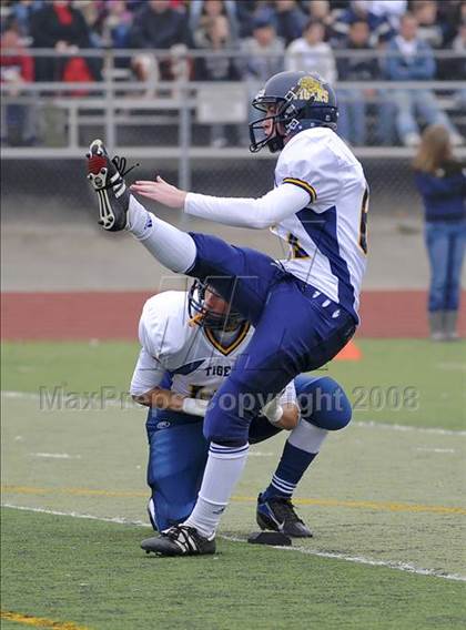 Thumbnail 1 in Inderkum vs. Casa Roble (CIF SJS D3 Final) photogallery.
