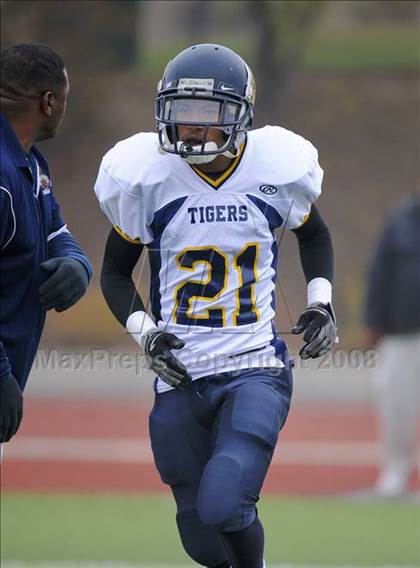 Thumbnail 1 in Inderkum vs. Casa Roble (CIF SJS D3 Final) photogallery.