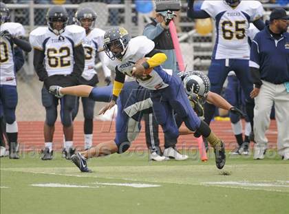 Thumbnail 2 in Inderkum vs. Casa Roble (CIF SJS D3 Final) photogallery.
