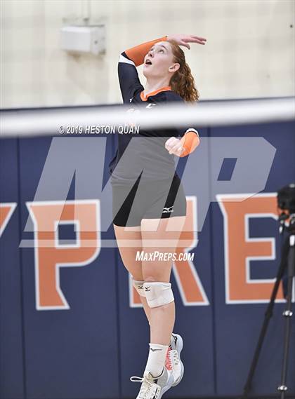 Thumbnail 1 in Tustin @ Cypress photogallery.