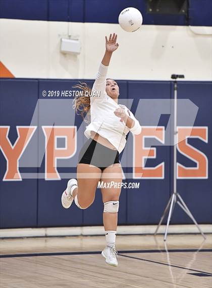 Thumbnail 1 in Tustin @ Cypress photogallery.