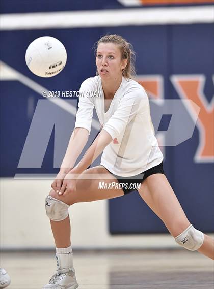 Thumbnail 2 in Tustin @ Cypress photogallery.