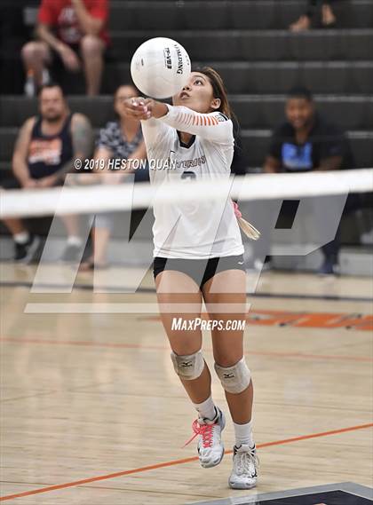 Thumbnail 1 in Tustin @ Cypress photogallery.