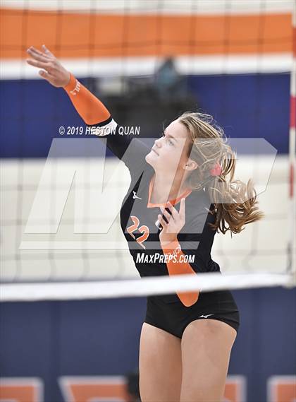 Thumbnail 1 in Tustin @ Cypress photogallery.
