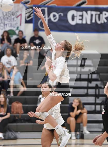 Thumbnail 1 in Tustin @ Cypress photogallery.