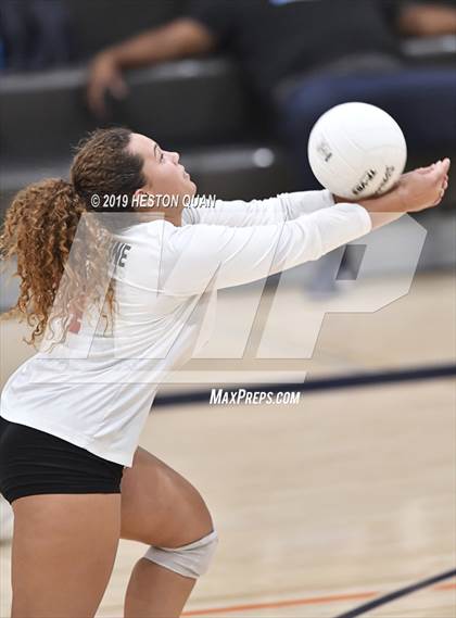 Thumbnail 3 in Tustin @ Cypress photogallery.