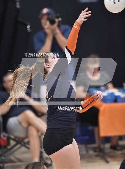 Thumbnail 1 in Tustin @ Cypress photogallery.