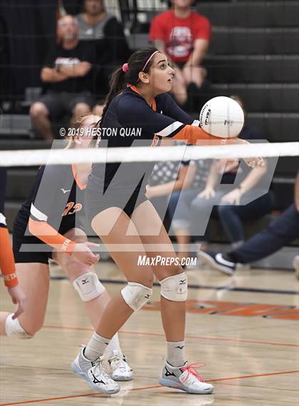 Thumbnail 3 in Tustin @ Cypress photogallery.