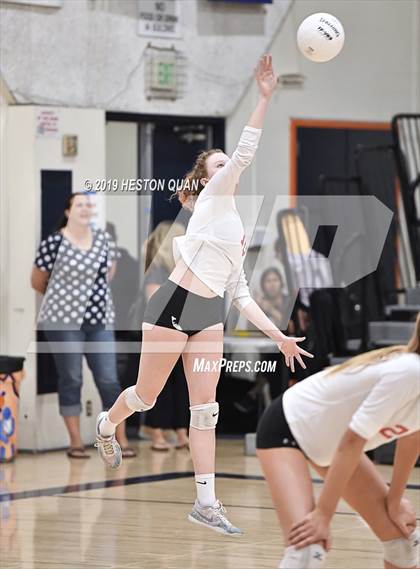 Thumbnail 1 in Tustin @ Cypress photogallery.
