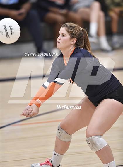 Thumbnail 3 in Tustin @ Cypress photogallery.
