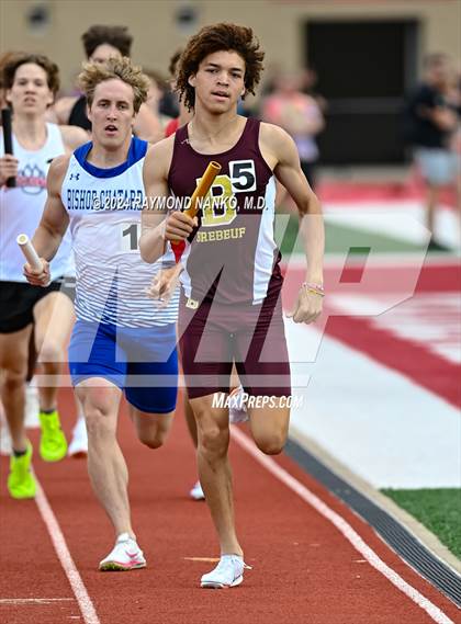 Thumbnail 2 in IHSAA Pike Regional (4 x 800 Meter Heat 2) photogallery.