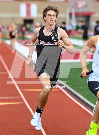 Thumbnail 1 in IHSAA Pike Regional (4 x 800 Meter Heat 2) photogallery.