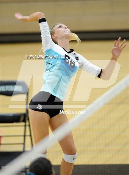 Thumbnail 2 in El Toro @ Aliso Niguel photogallery.