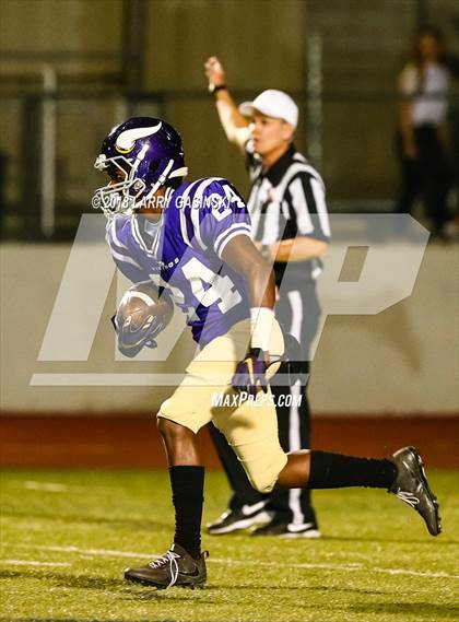 Thumbnail 3 in Saugus @ Valencia photogallery.