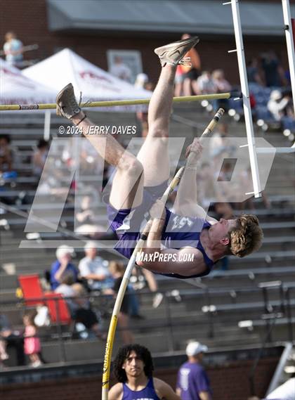 Thumbnail 1 in Gilmer Meet photogallery.