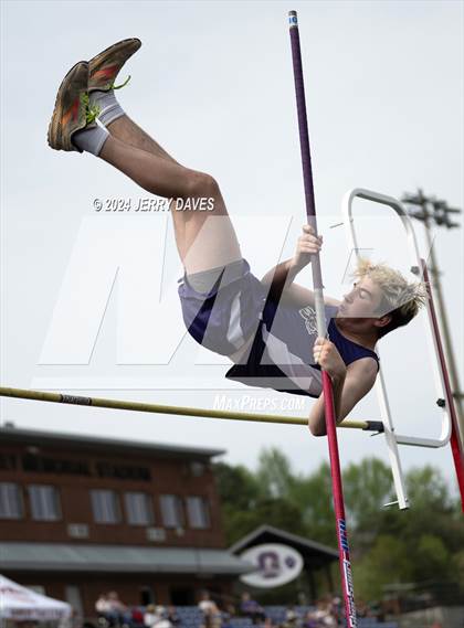 Thumbnail 2 in Gilmer Meet photogallery.