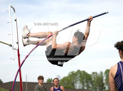 Thumbnail 2 in Gilmer Meet photogallery.