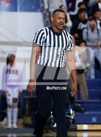 Thumbnail 3 in Eagle Rock vs. Kennedy (CIF LASC D2 Finals) photogallery.