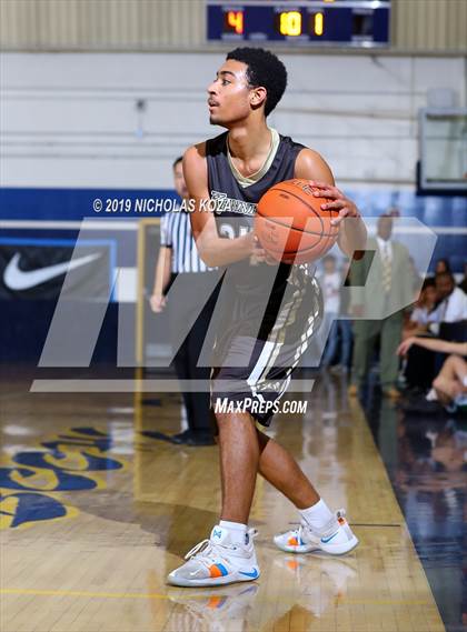 Thumbnail 1 in Eagle Rock vs. Kennedy (CIF LASC D2 Finals) photogallery.