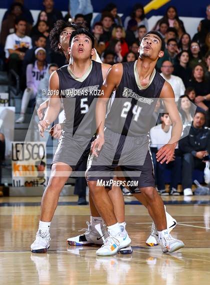 Thumbnail 3 in Eagle Rock vs. Kennedy (CIF LASC D2 Finals) photogallery.