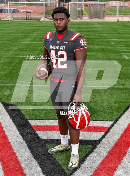Thumbnail 3 in Mater Dei (Preseason Top 25 Photo Shoot) photogallery.