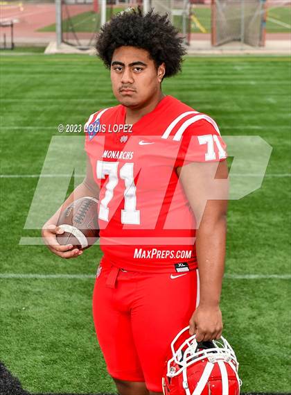 Thumbnail 3 in Mater Dei (Preseason Top 25 Photo Shoot) photogallery.