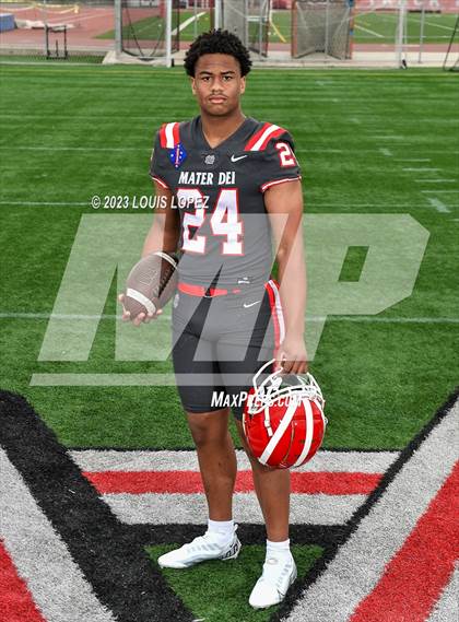 Thumbnail 3 in Mater Dei (Preseason Top 25 Photo Shoot) photogallery.
