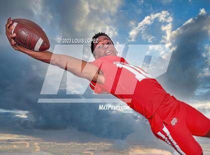 Thumbnail 1 in Mater Dei (Preseason Top 25 Photo Shoot) photogallery.