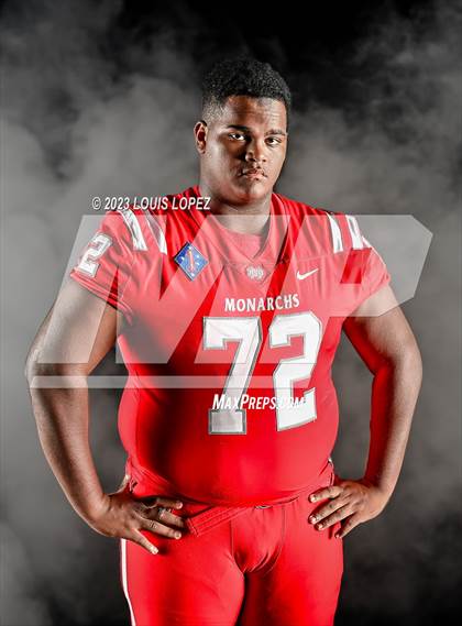 Thumbnail 3 in Mater Dei (Preseason Top 25 Photo Shoot) photogallery.