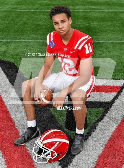 Thumbnail 3 in Mater Dei (Preseason Top 25 Photo Shoot) photogallery.