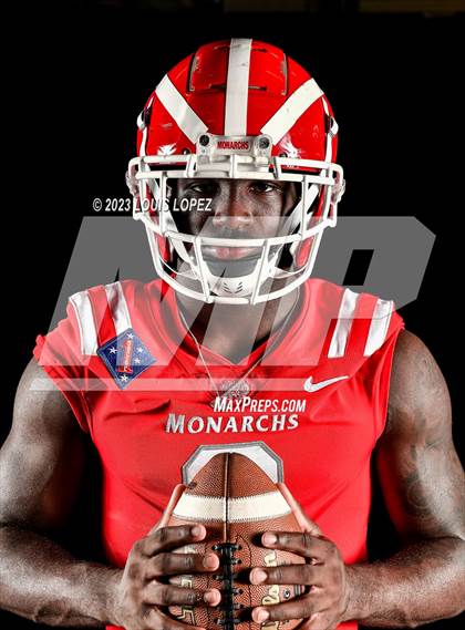 Thumbnail 1 in Mater Dei (Preseason Top 25 Photo Shoot) photogallery.