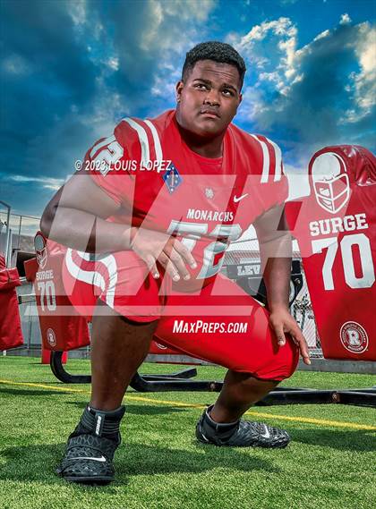 Thumbnail 2 in Mater Dei (Preseason Top 25 Photo Shoot) photogallery.